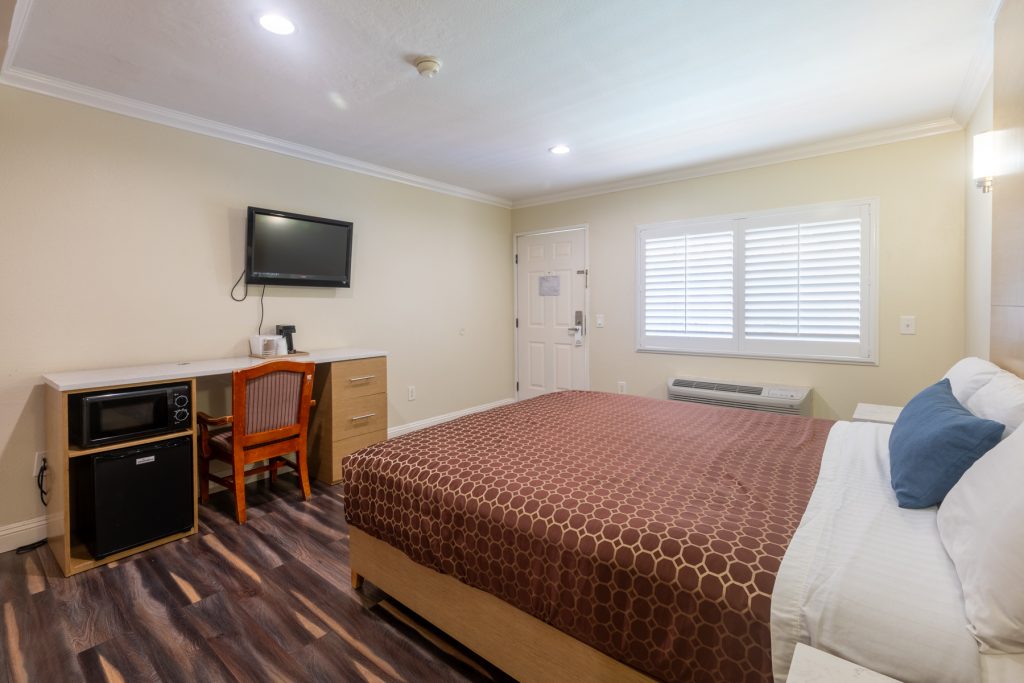 Hollywood City Inn 209-4