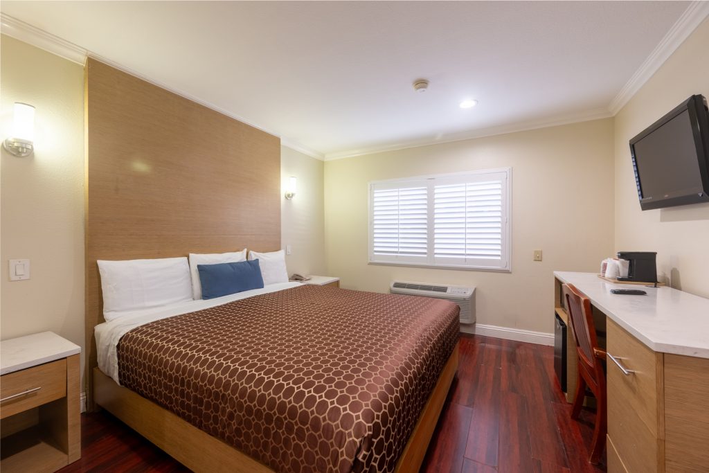 Hollywood City Inn 216-1