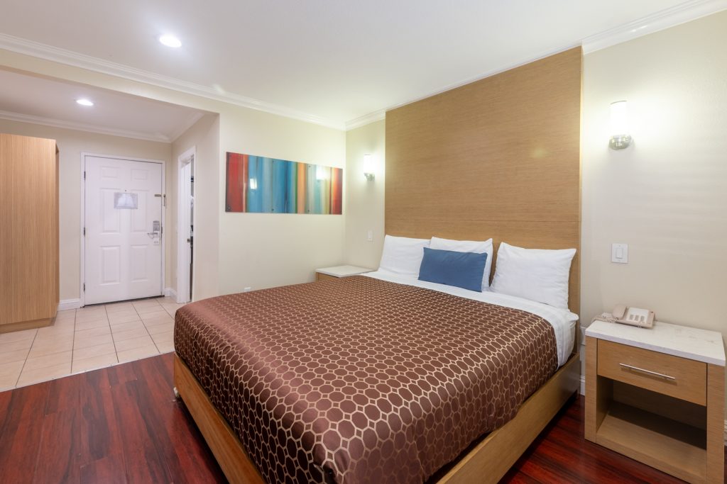 Hollywood City Inn 216-2