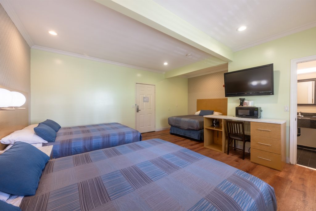 Hollywood City Inn 309-3