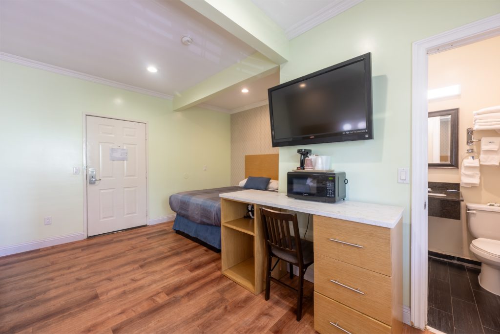 Hollywood City Inn 309-5