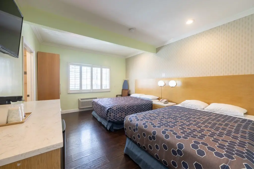 Hollywood City Inn 310-1